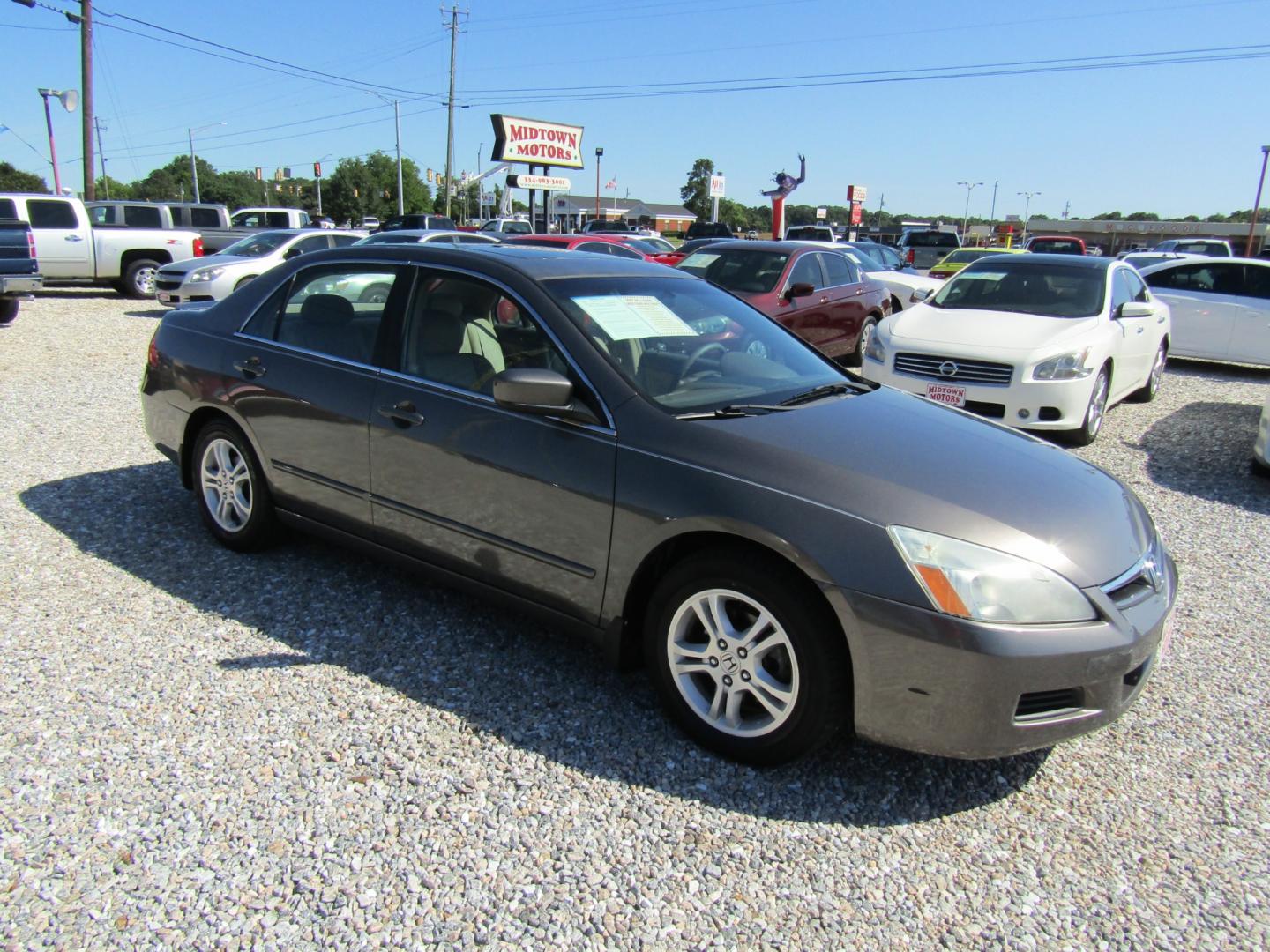 2007 Brown /Tan Honda Accord (1HGCM56827A) with an V6 engine, Automatic transmission, located at 15016 S Hwy 231, Midland City, AL, 36350, (334) 983-3001, 31.306210, -85.495277 - Photo#0